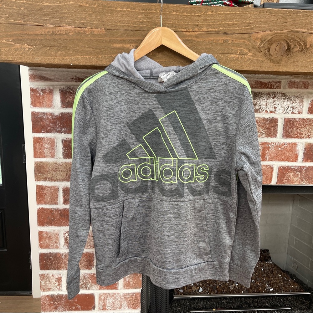 Adidas Boys active sport Hoodie in charcoal grey/lime size L 14/16